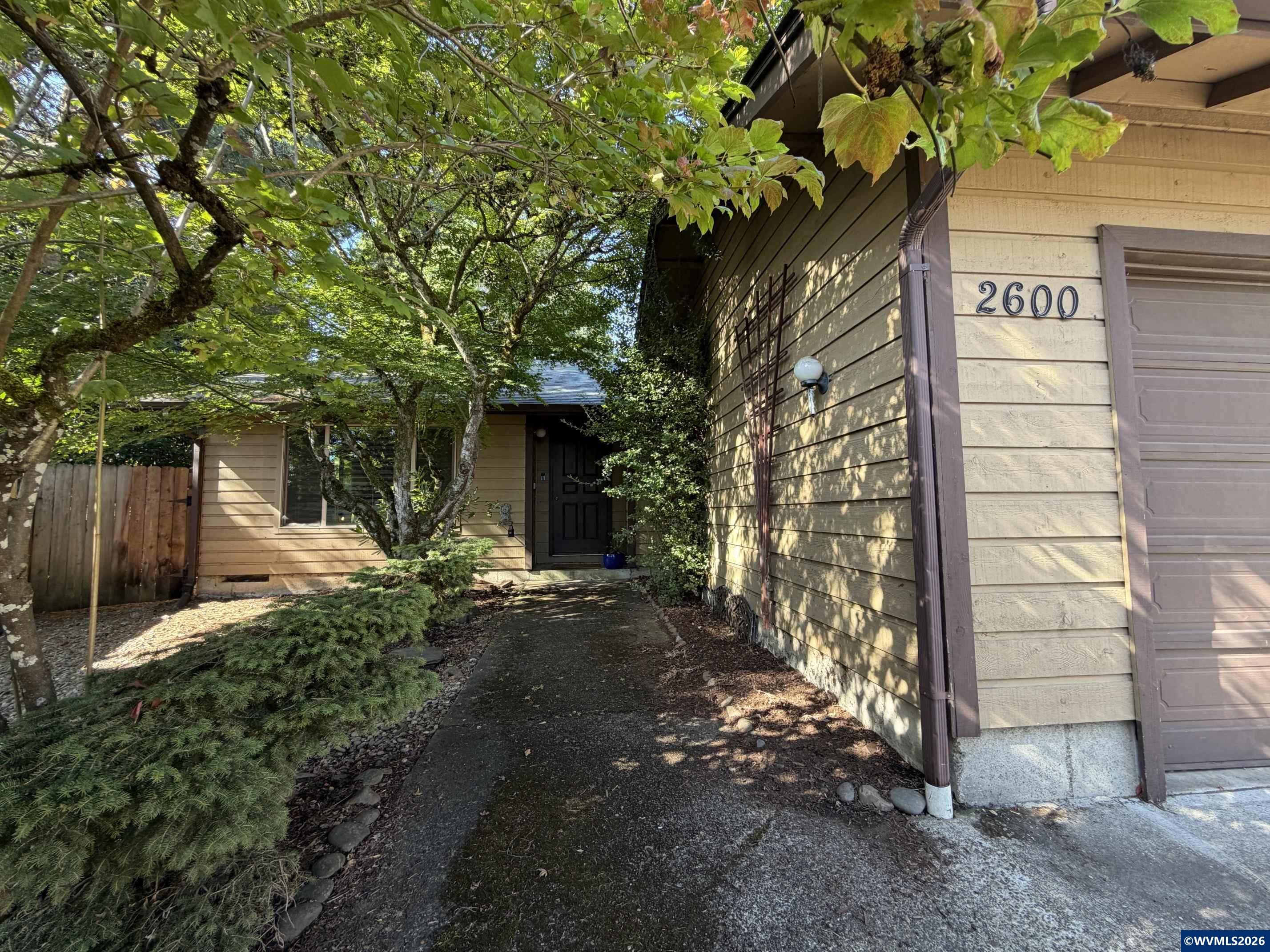 2600 NW Fireweed Pl