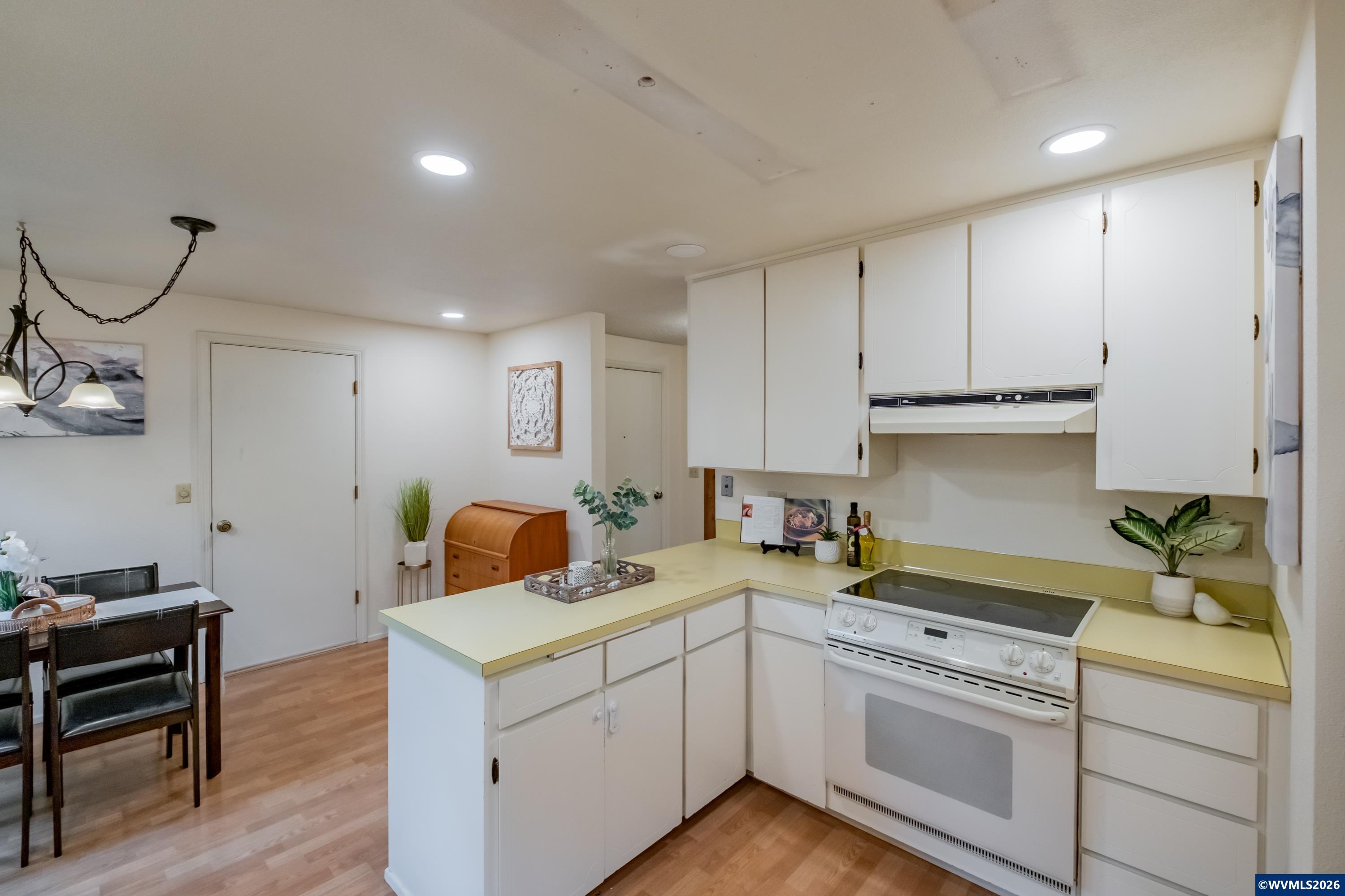 2600 NW Fireweed Pl