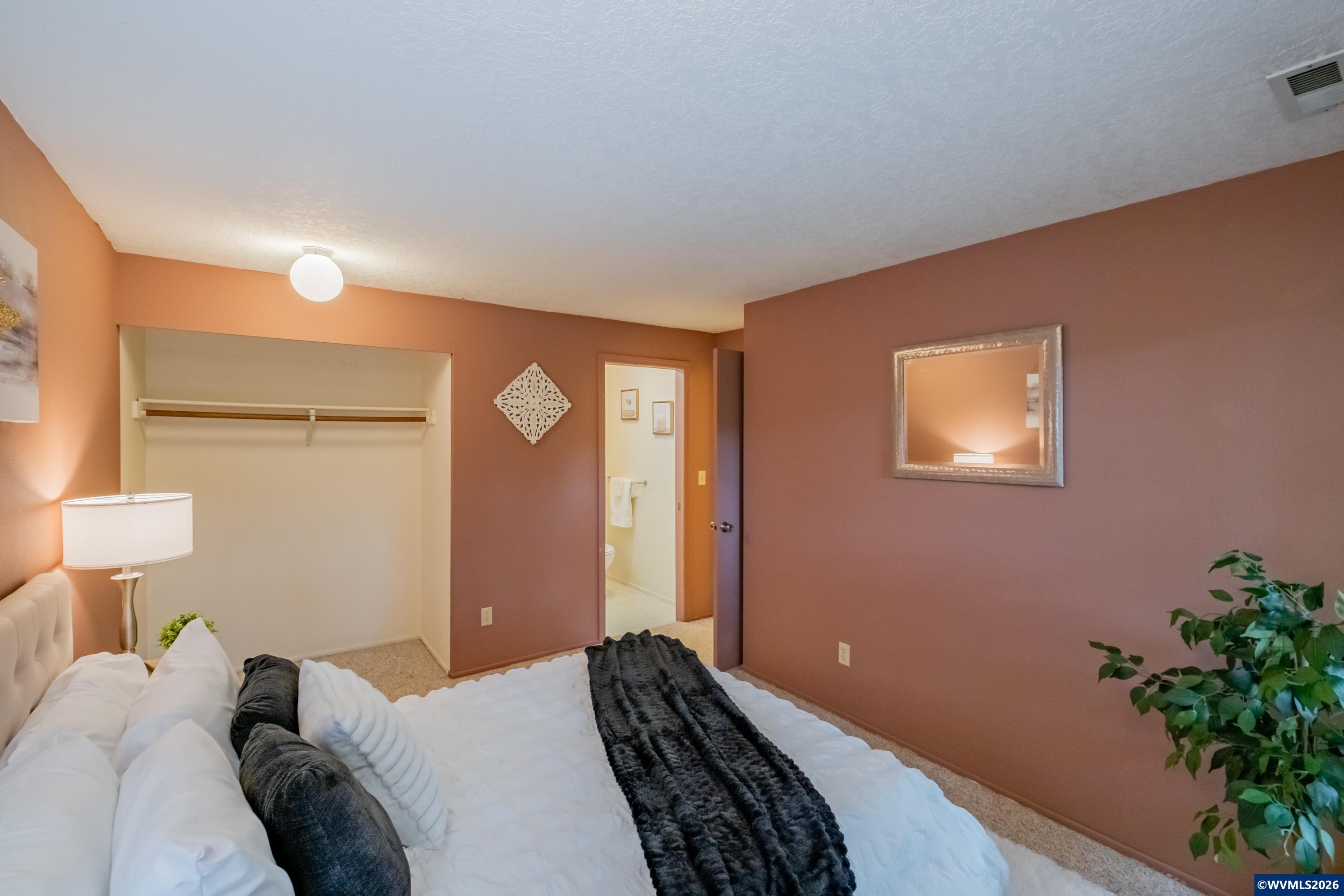 2600 NW Fireweed Pl