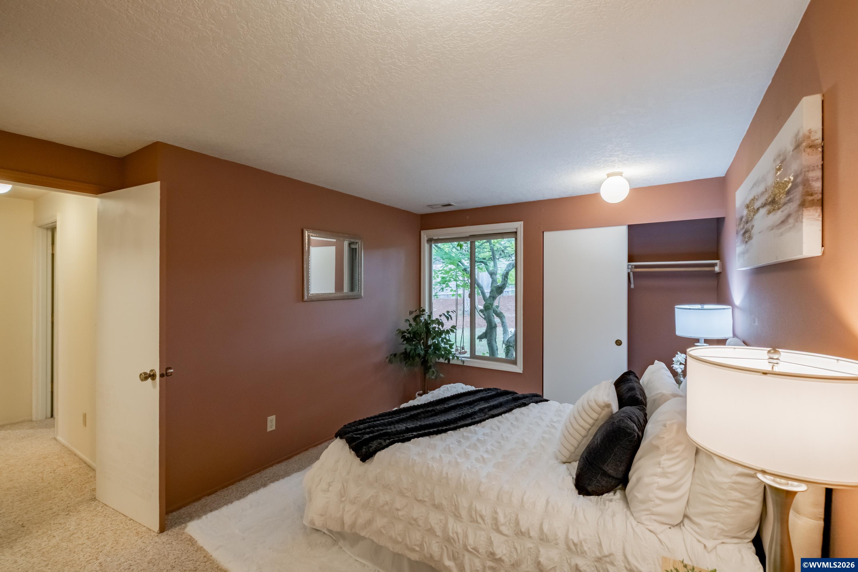 2600 NW Fireweed Pl