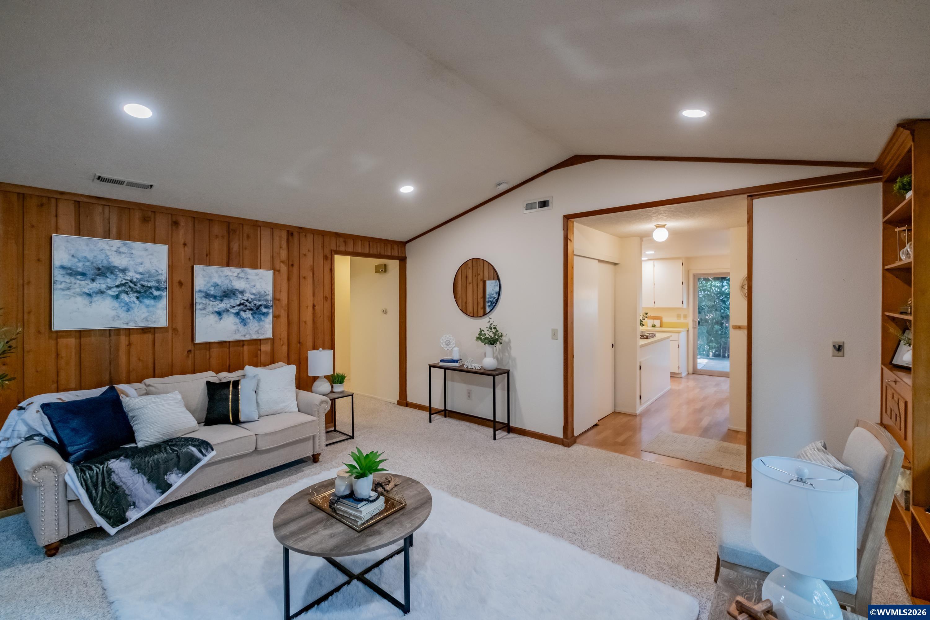2600 NW Fireweed Pl