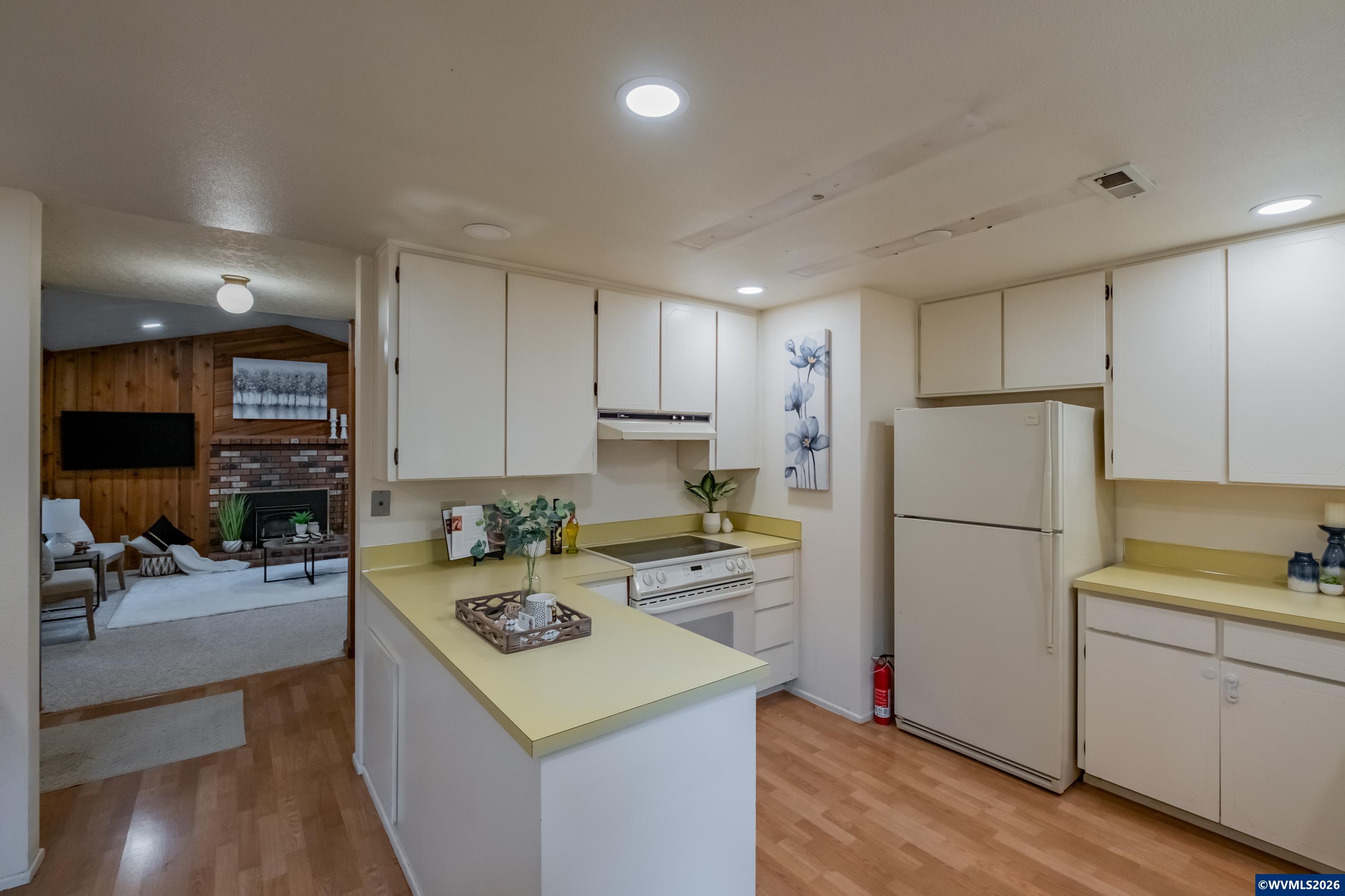 2600 NW Fireweed Pl
