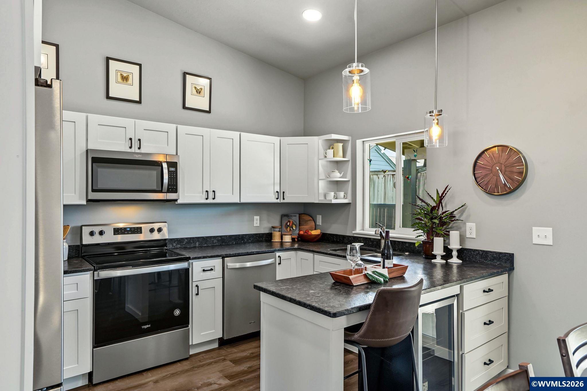 1004 36th Av SW