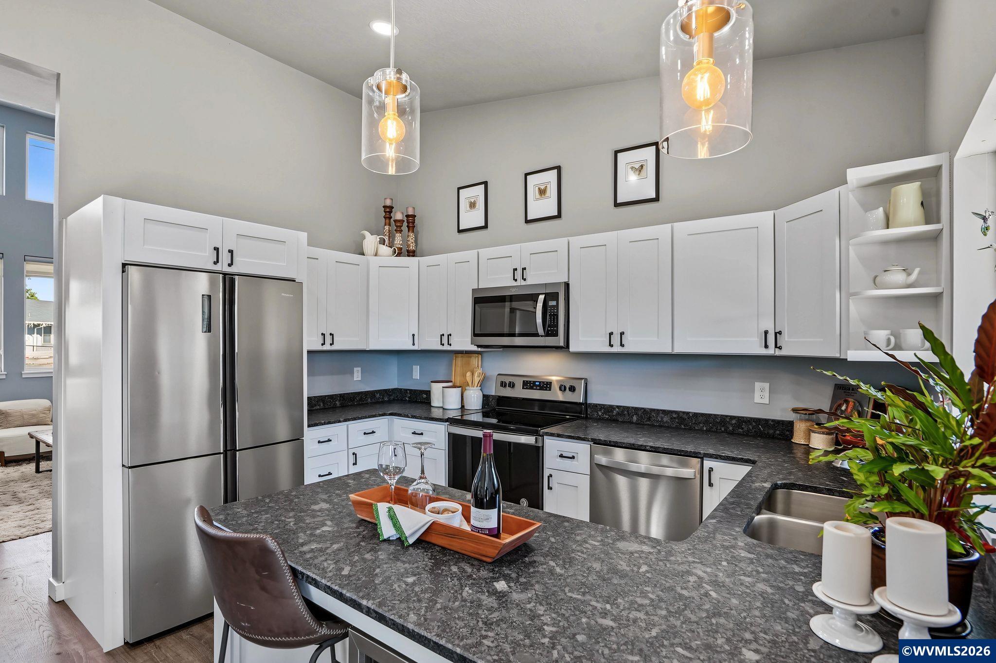 1004 36th Av SW
