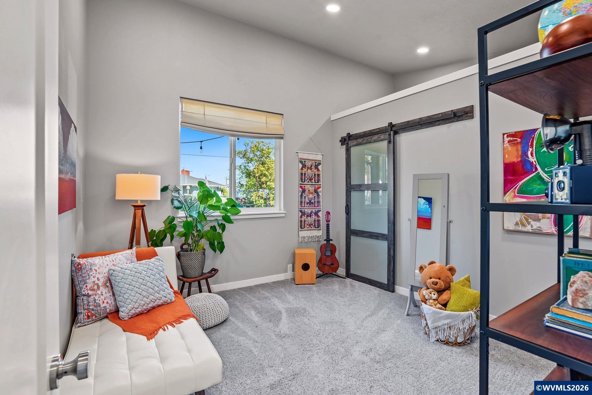 1004 36th Av SW