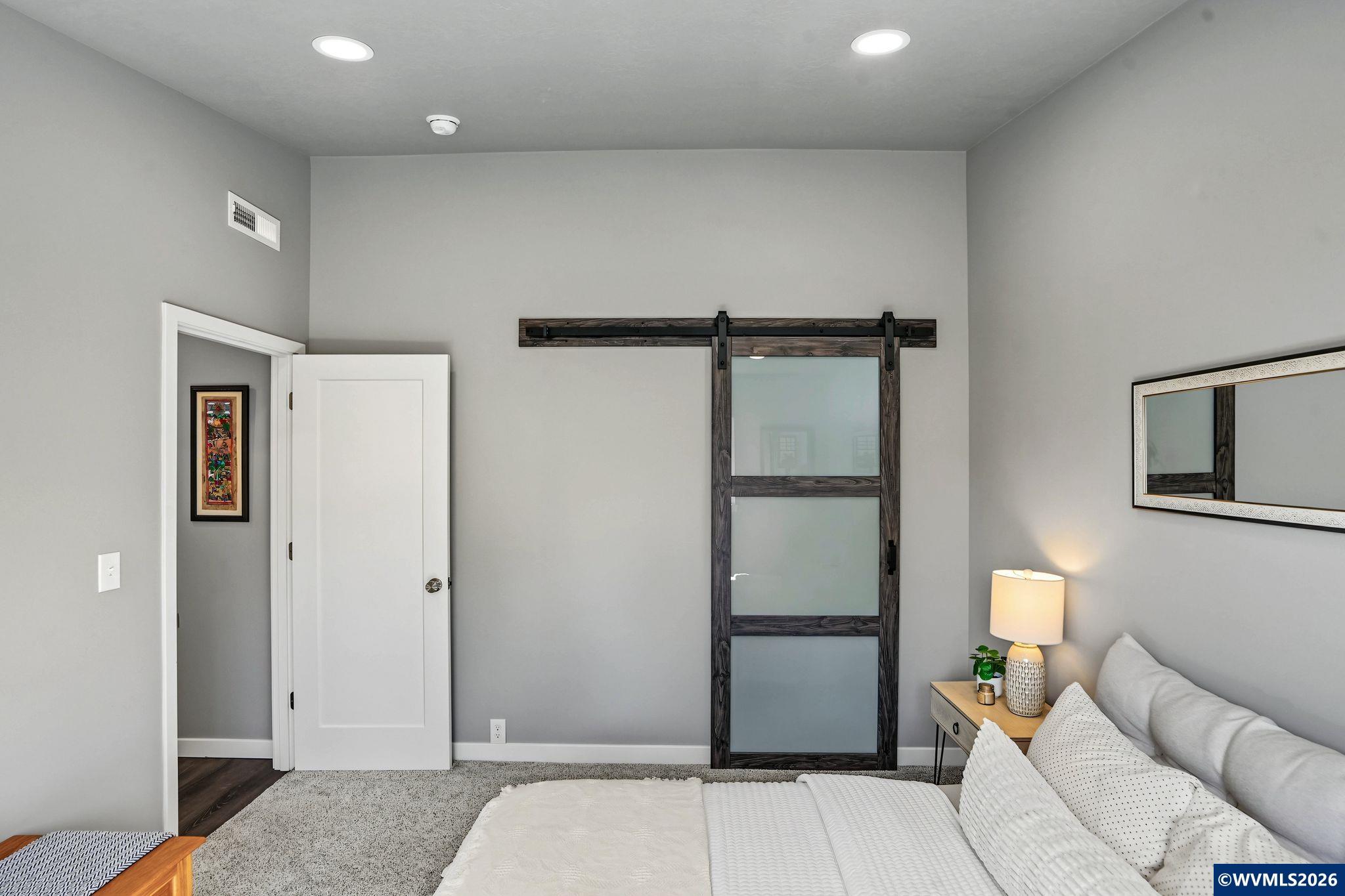 1004 36th Av SW