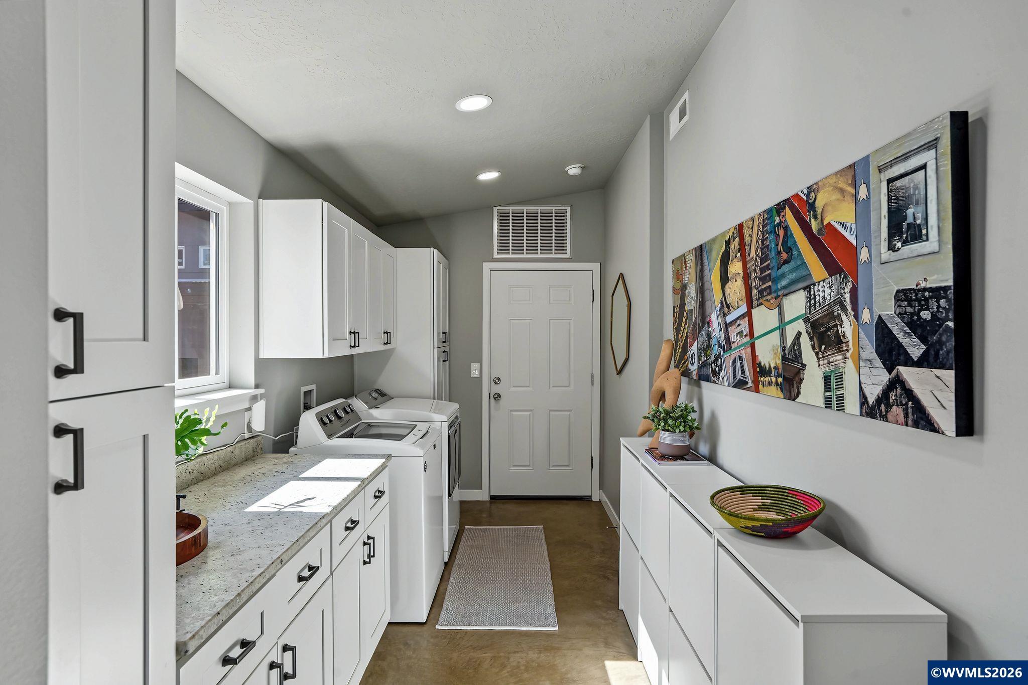 1004 36th Av SW