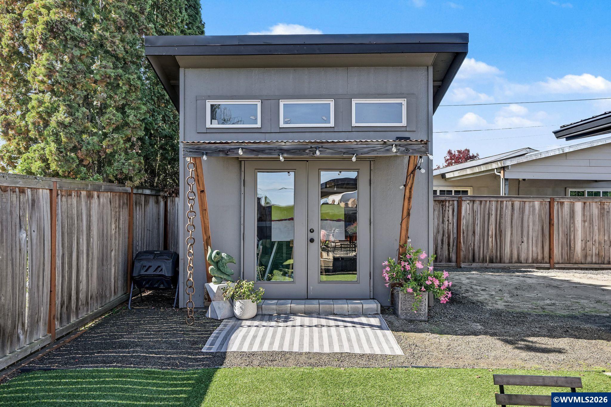 1004 36th Av SW