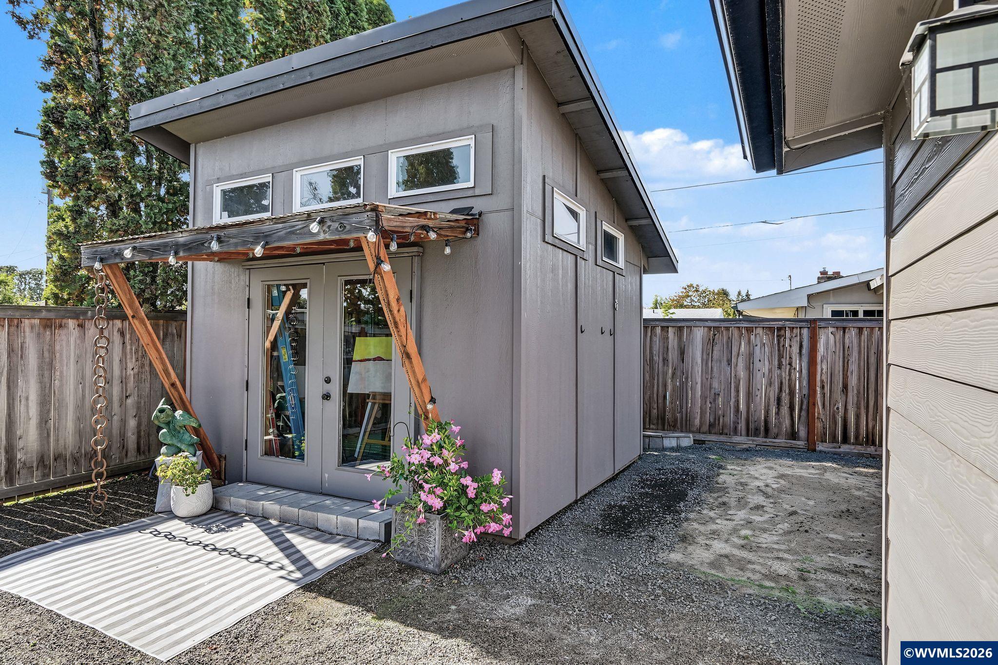 1004 36th Av SW