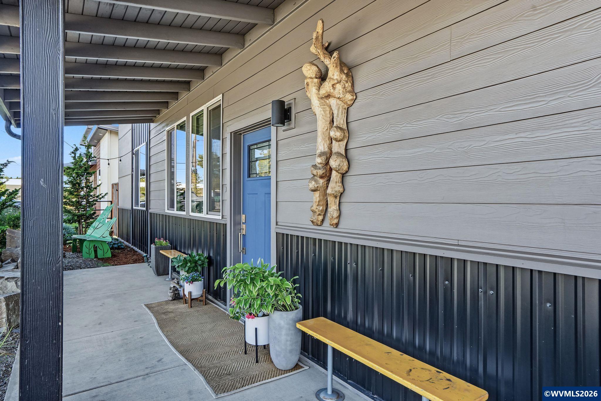 1004 36th Av SW
