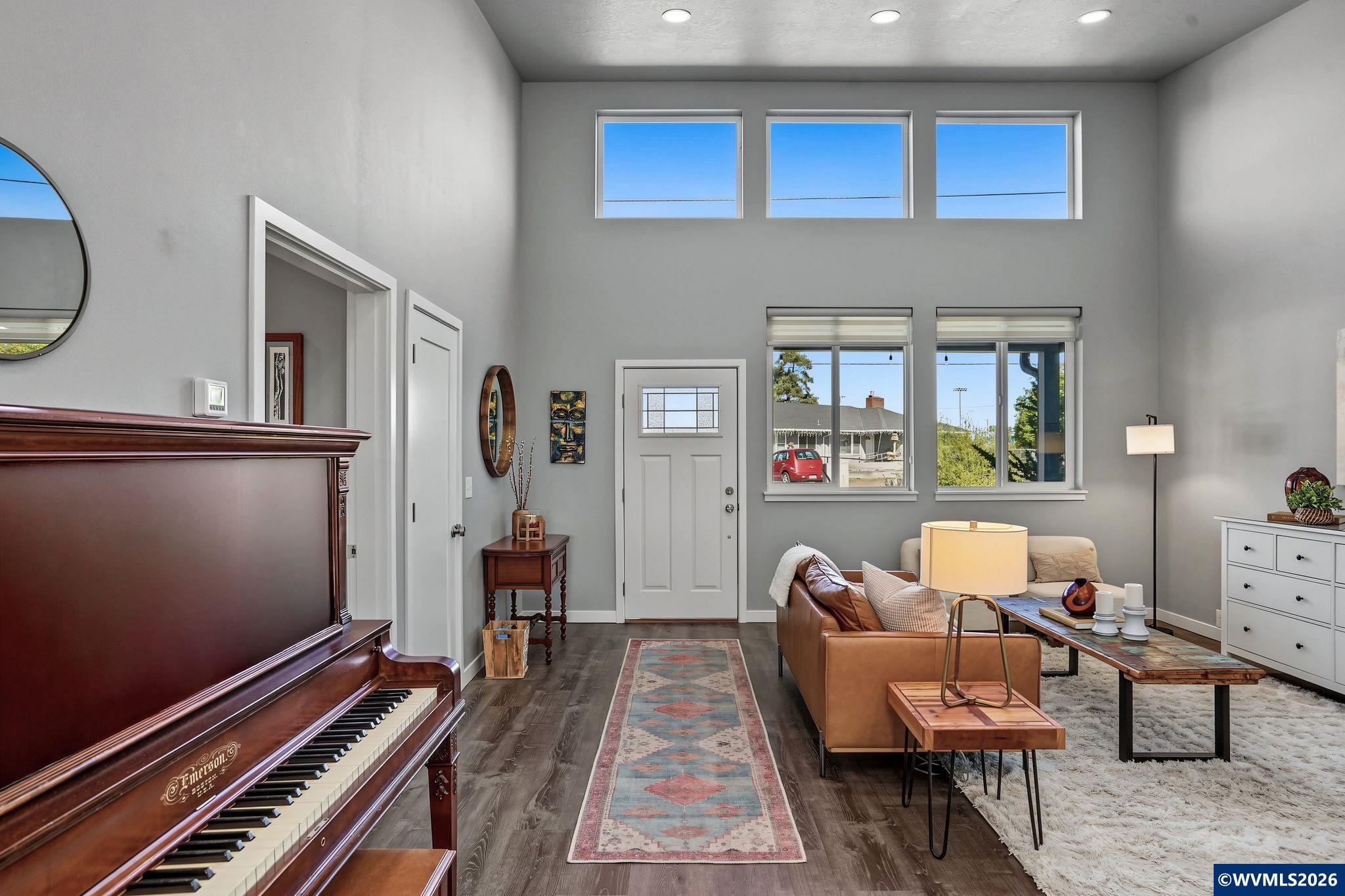 1004 36th Av SW