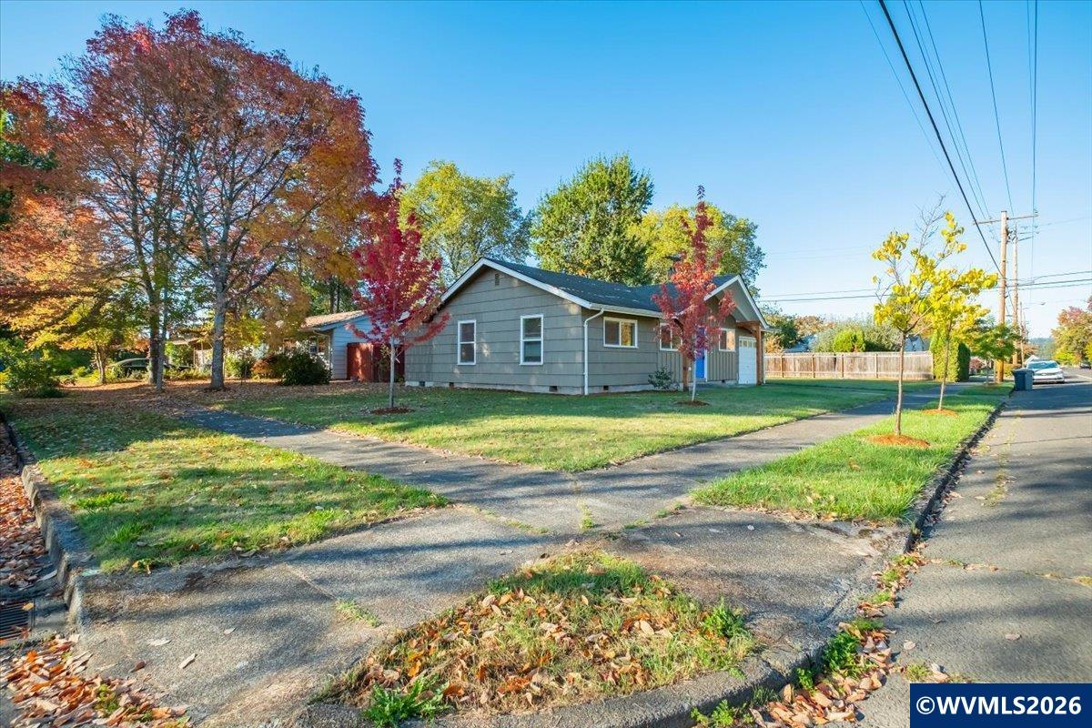 1208 NW Grant Av