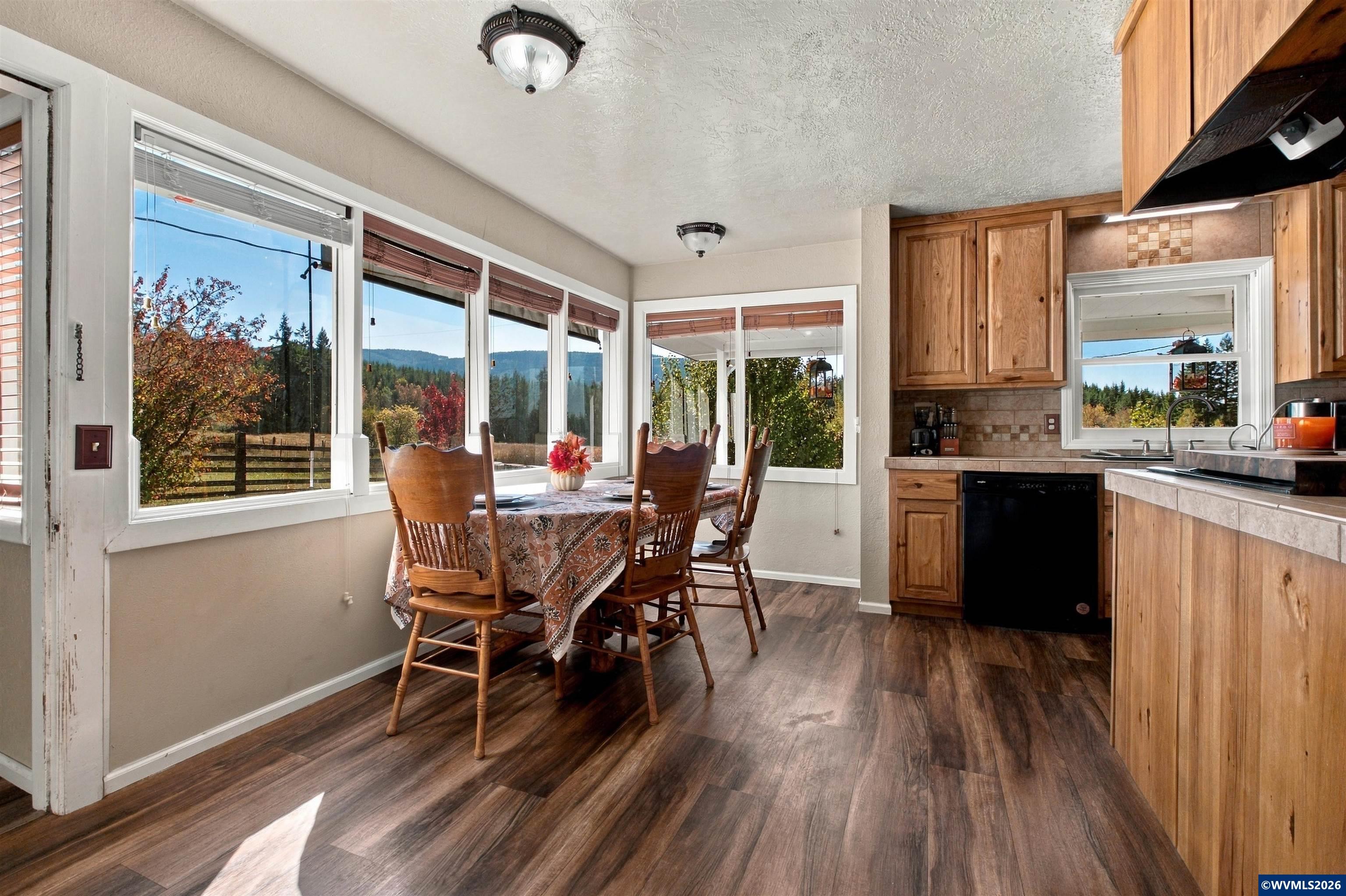 45979 Whiskey Butte Dr