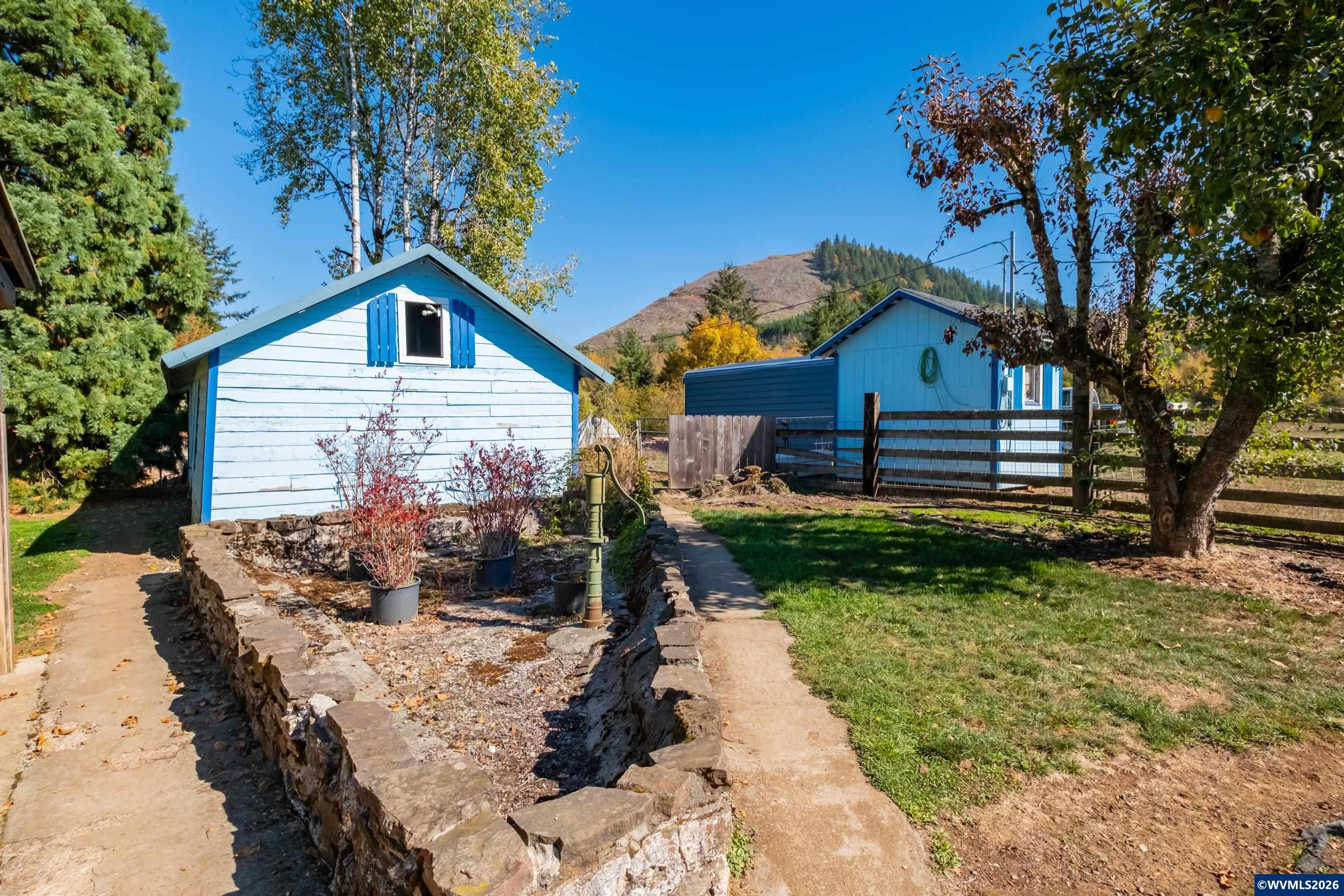 45979 Whiskey Butte Dr