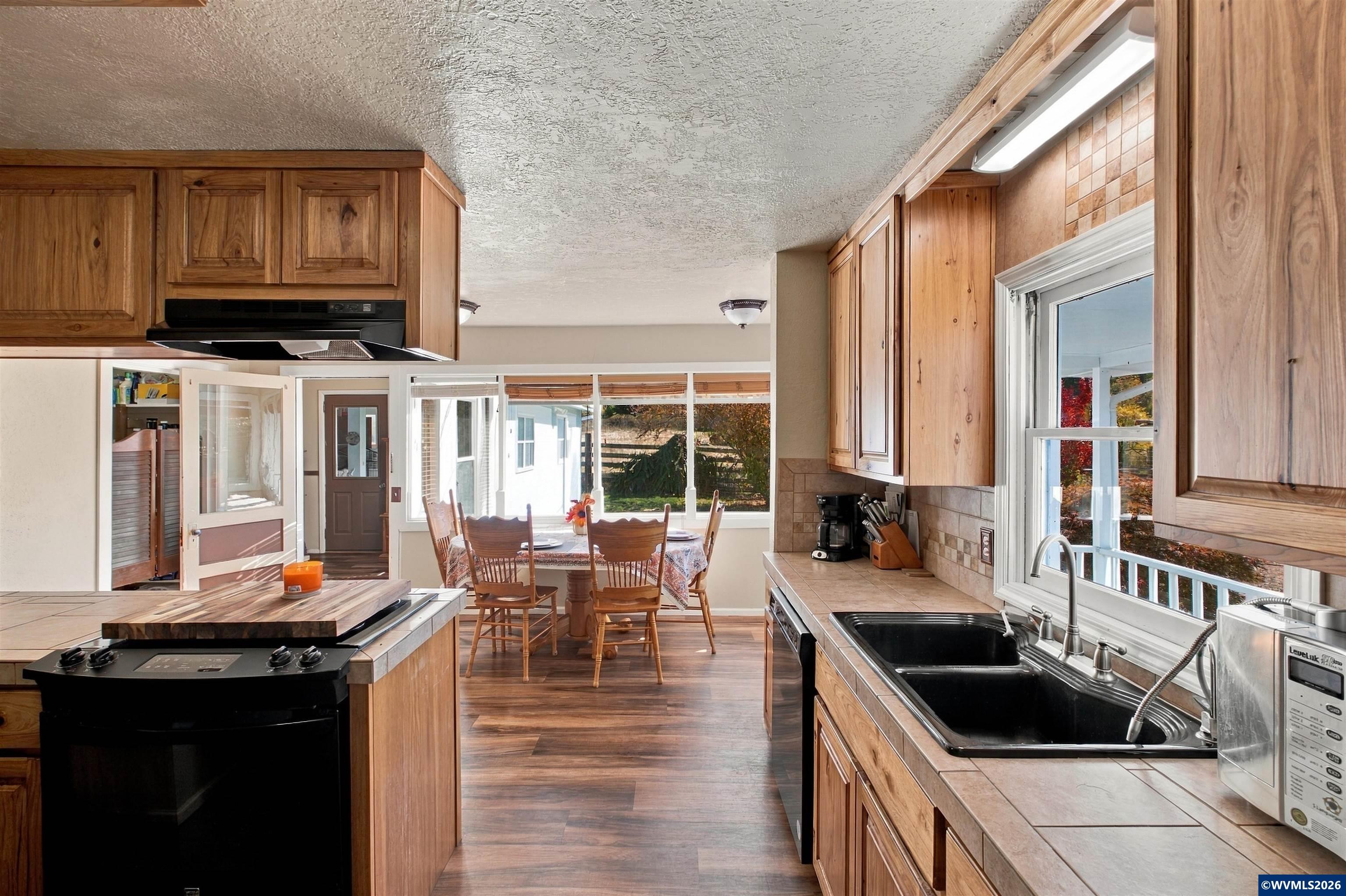 45979 Whiskey Butte Dr