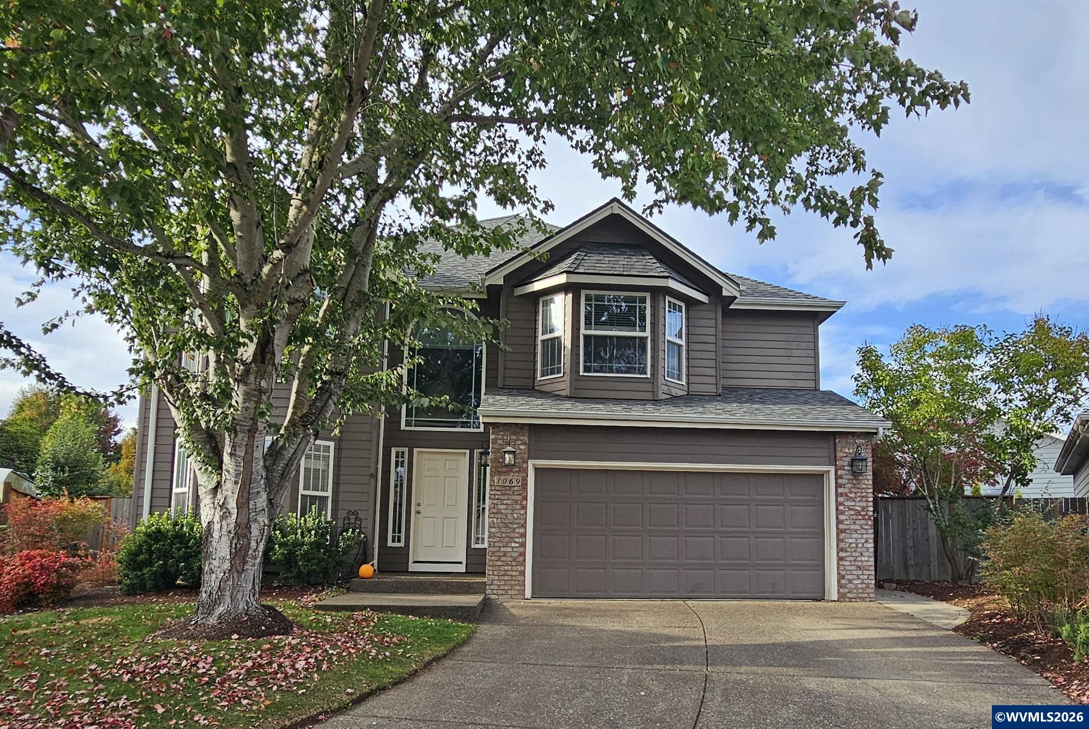 This home is located central in the Vineyards North neighborhood so it has very little traffic. Once inside you are greeted by a soaring entry, formal living and dining w/engineered hardwood floors. A well appointed Kitchen opens to nook & family room w/a slider to the large backyard. Large Pantry & lots of storage. Head upstairs for enough bedrooms & bonus spaces for any needs including a very open & spacious primary ensuite. Close to Bair Park/City Park & Clear Lake Elementry School. EZ I-5 Access This home is located in North Keizer and is easy to show.