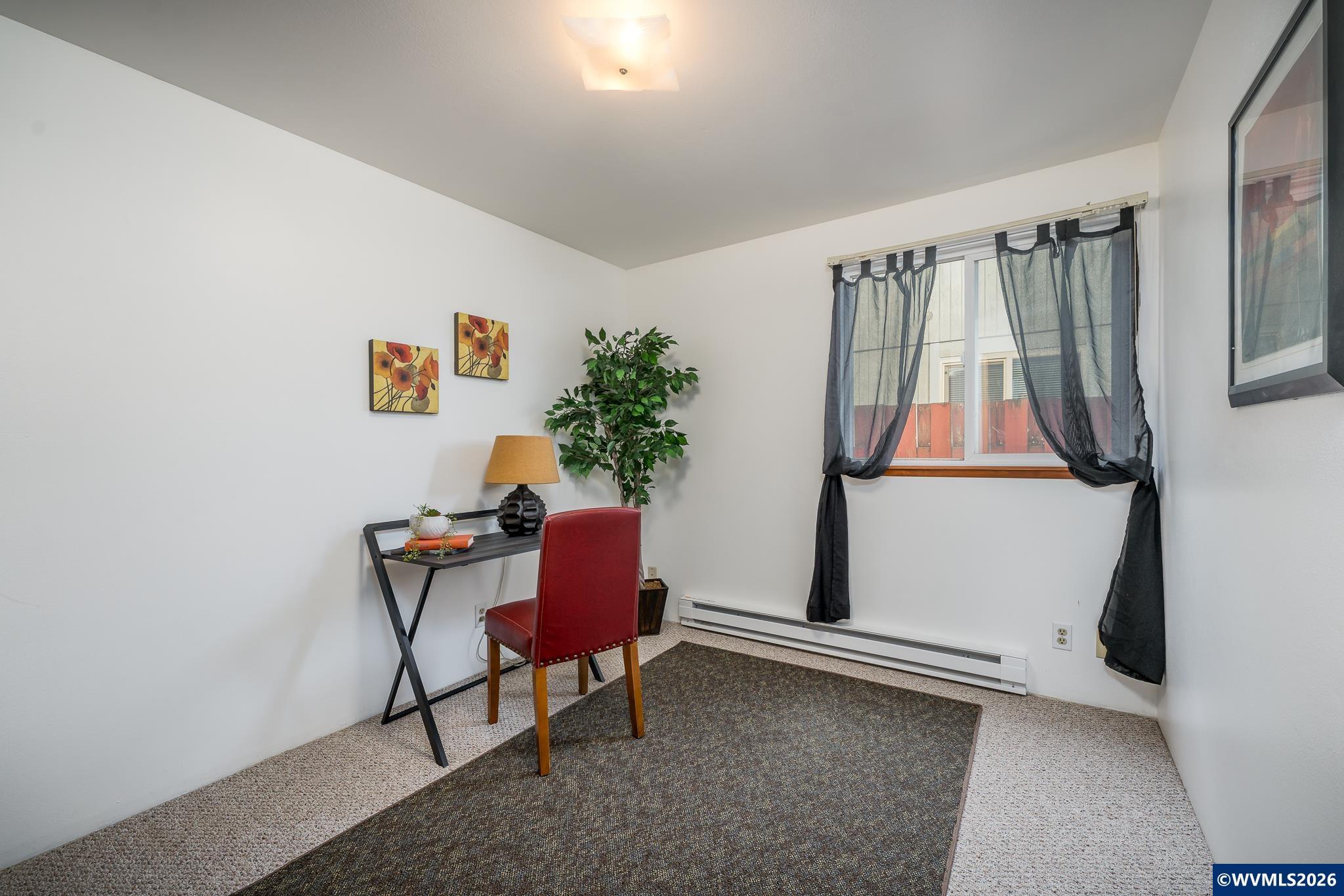147 SW Wake Robin Av