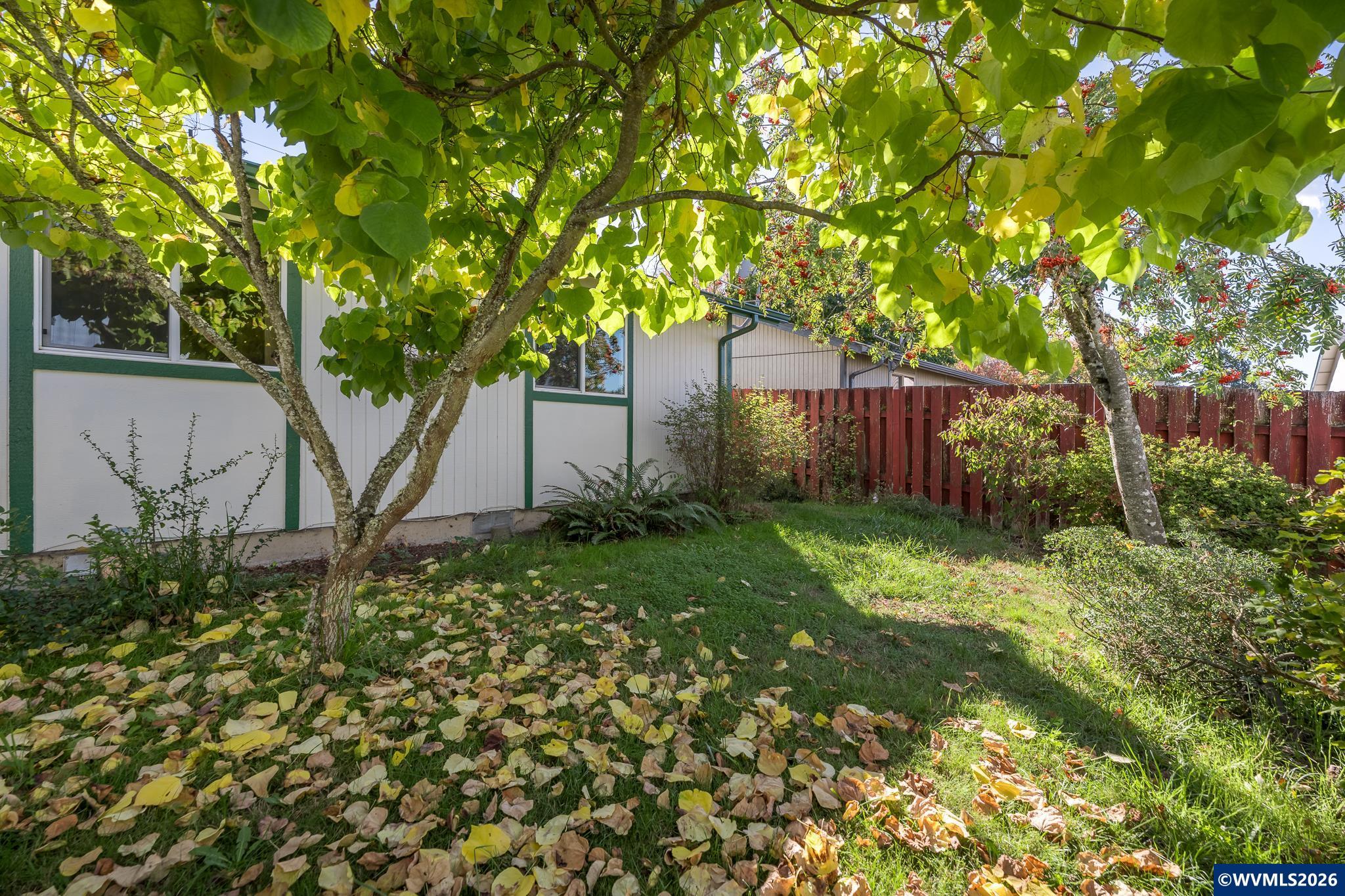 147 SW Wake Robin Av