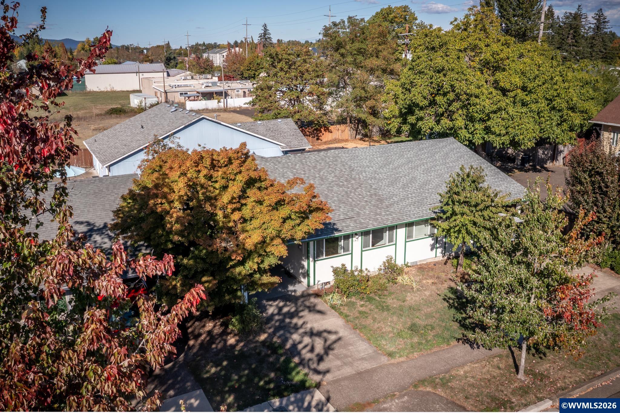 147 SW Wake Robin Av