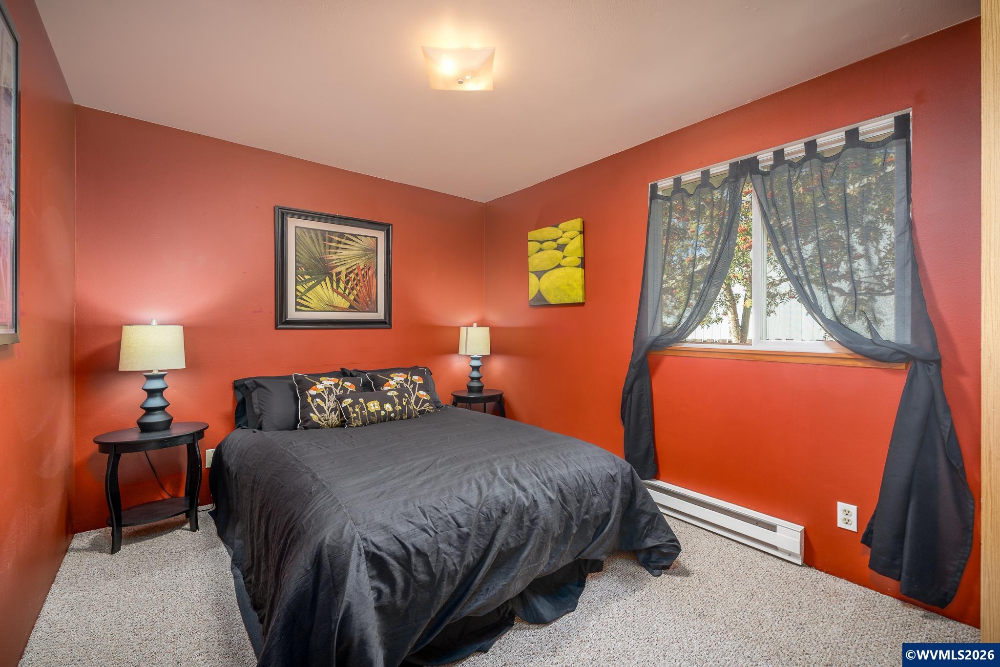 147 SW Wake Robin Av