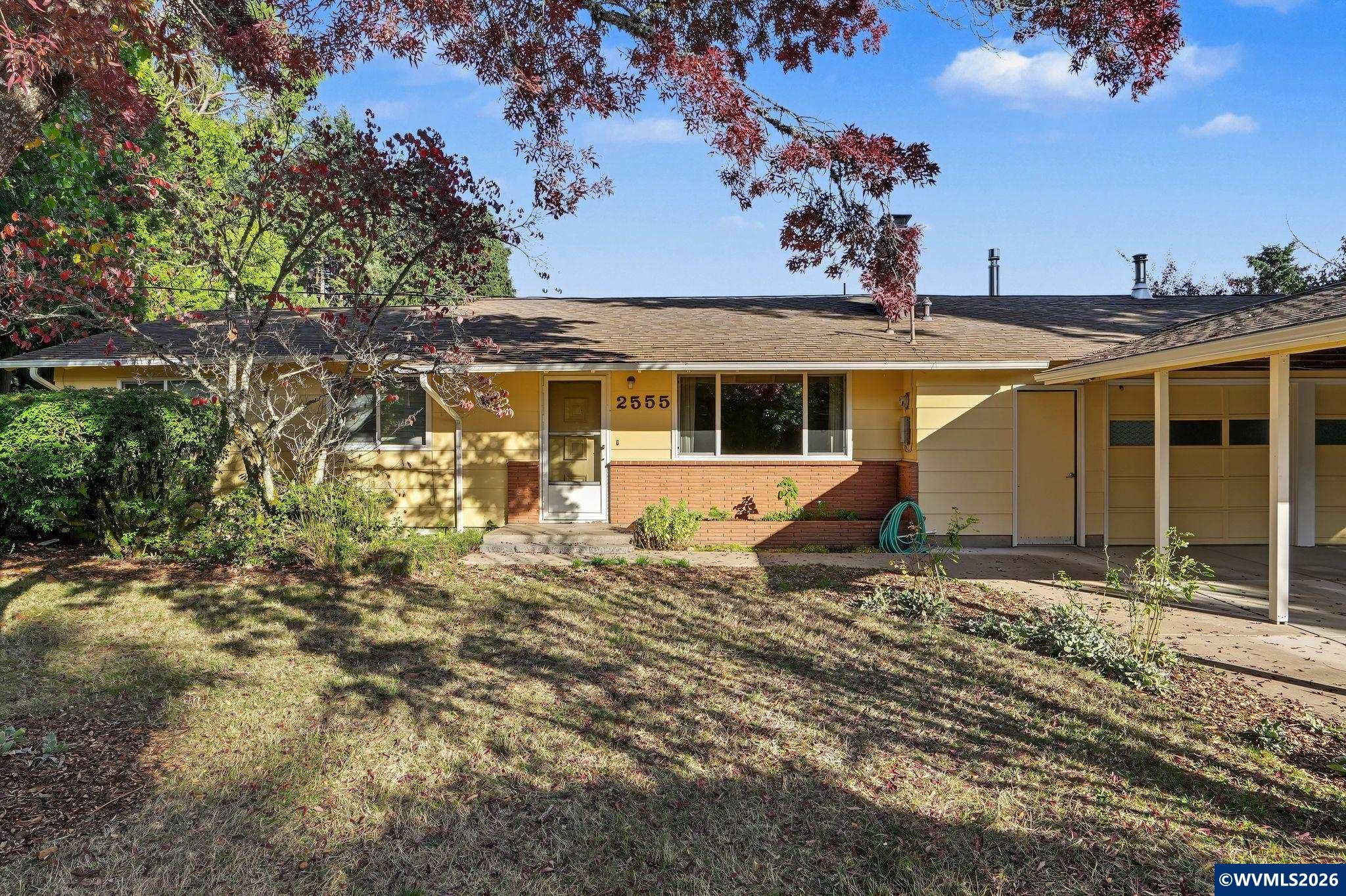 2555 NE Seavy Cir