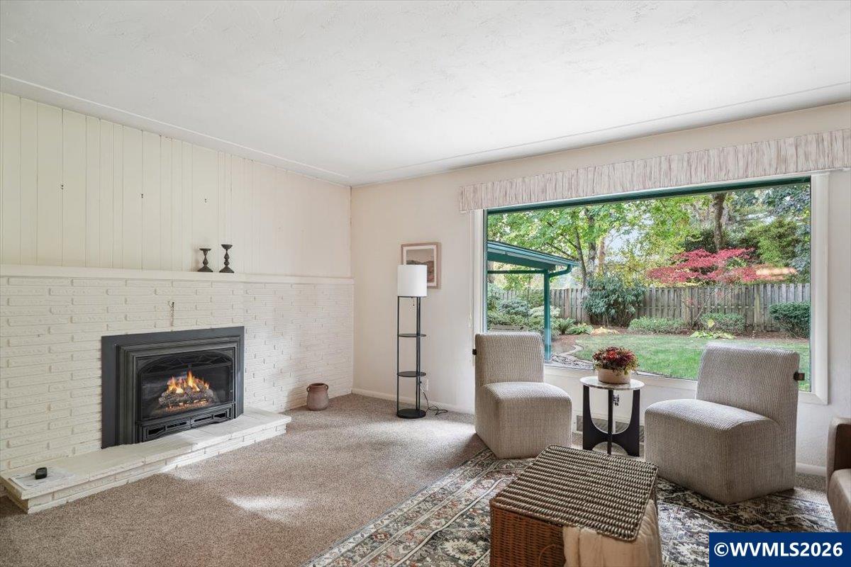854 Madrona Av SE