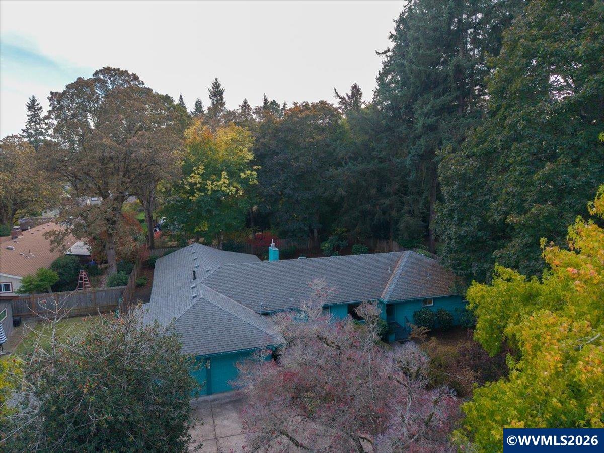 854 Madrona Av SE