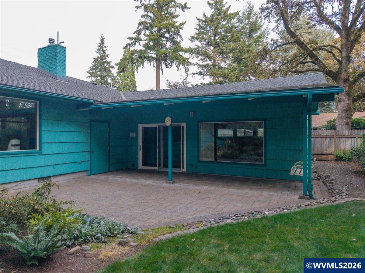 854 Madrona Av SE
