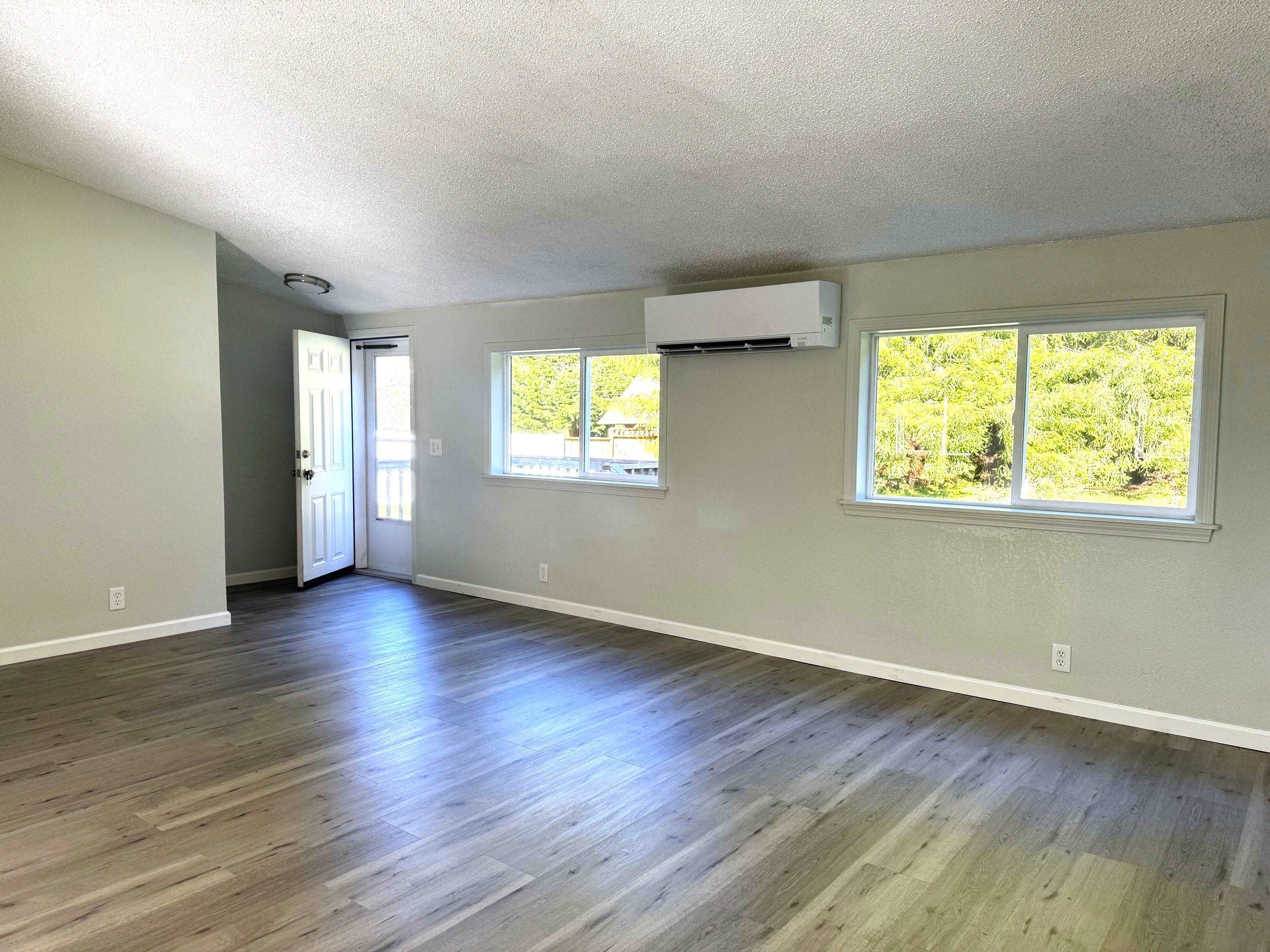 451 Cessna Drive photo 2