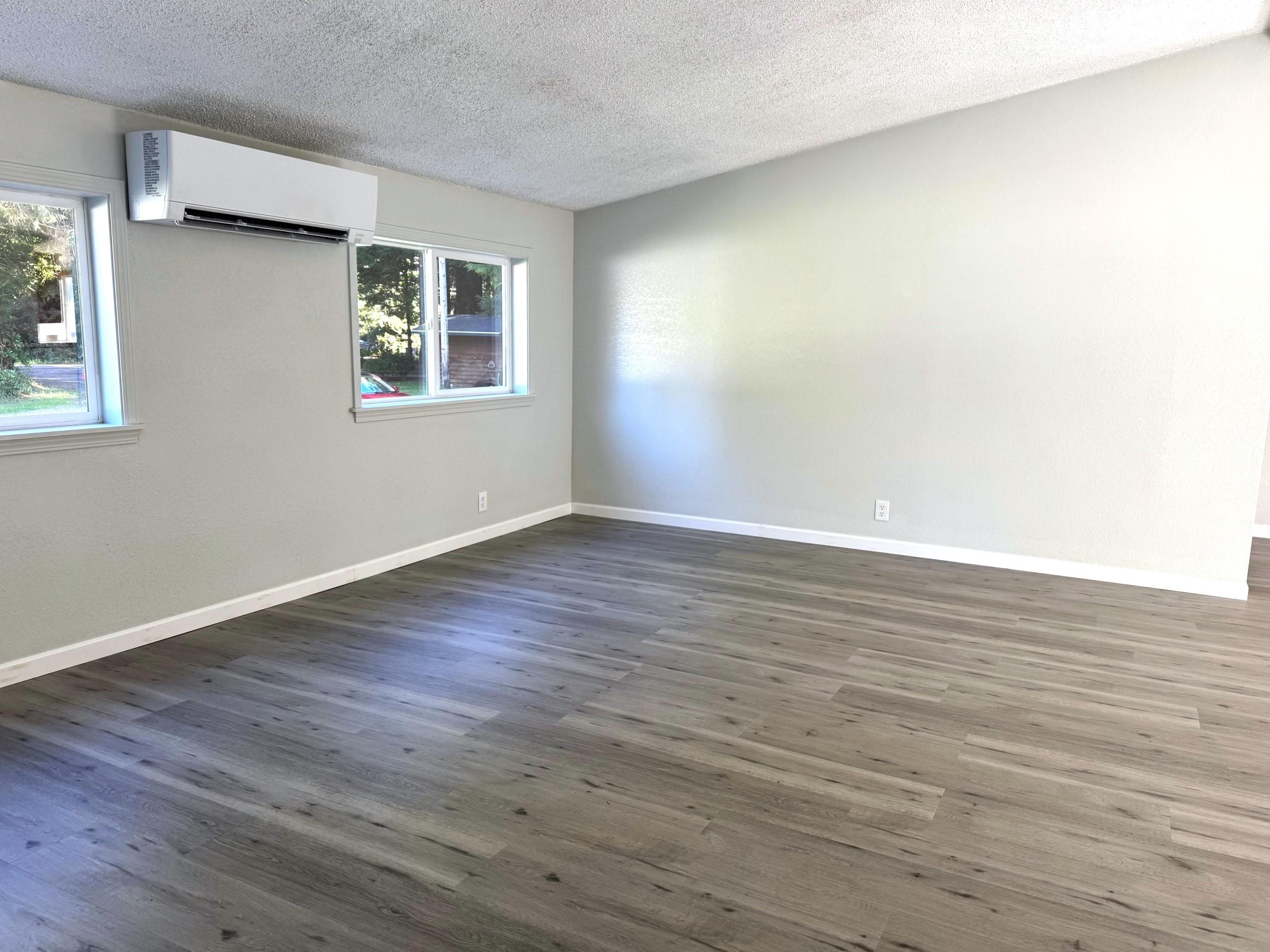 451 Cessna Drive photo 4