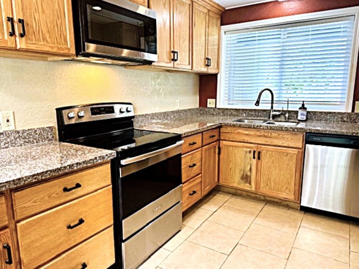 2131 Collins Road photo 4