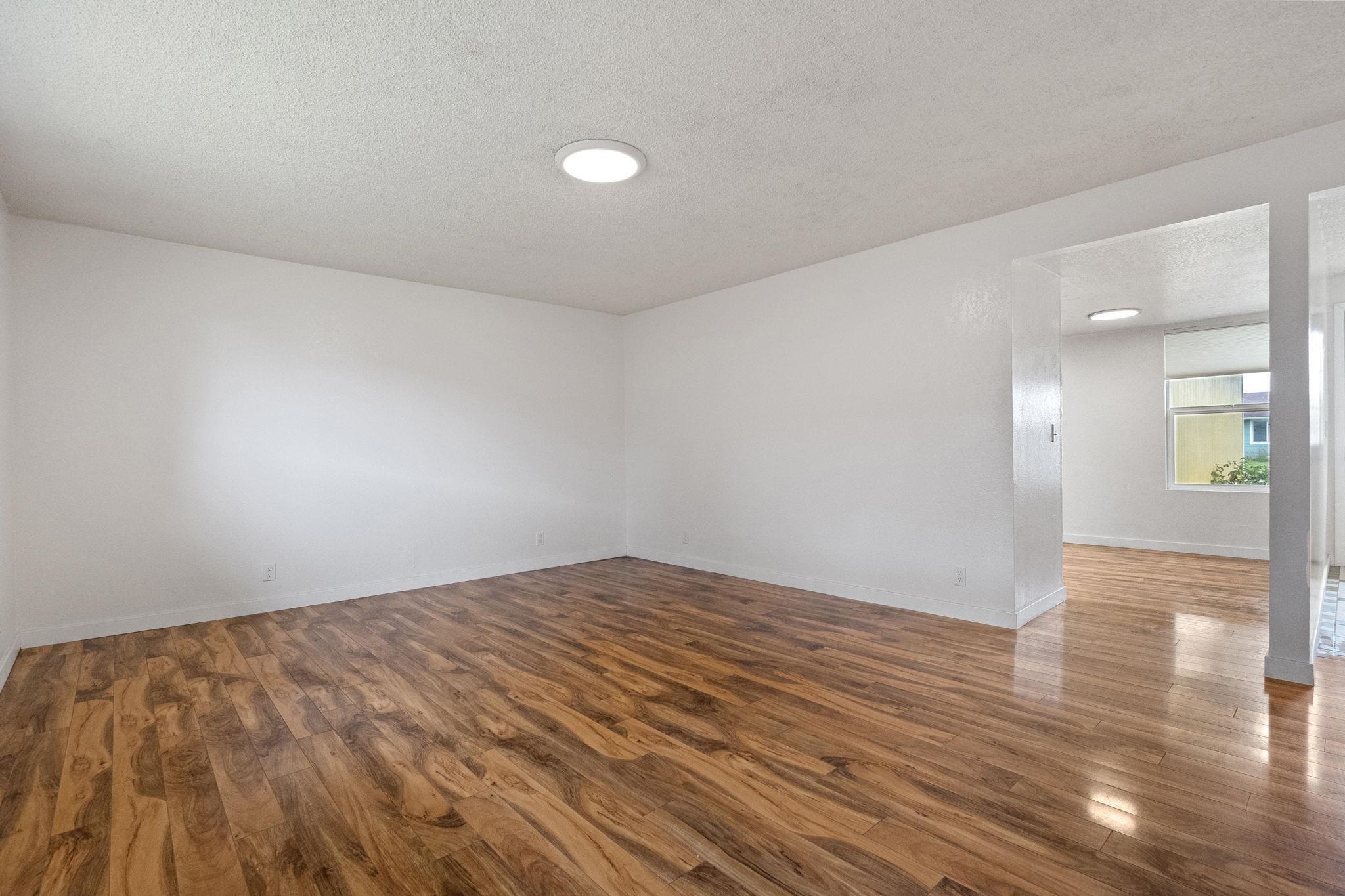 140 E Essex photo 7