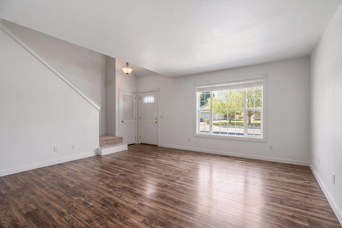 1785 El Monte Road photo 3