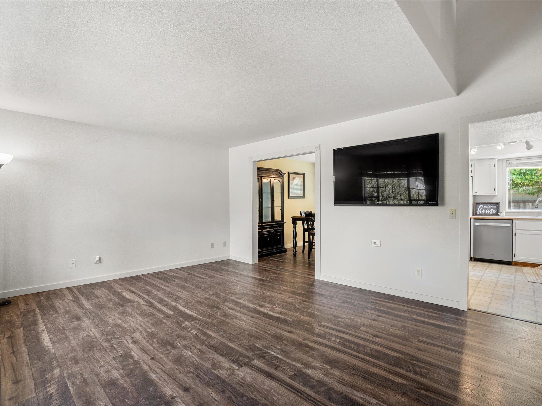1785 El Monte Road photo 4