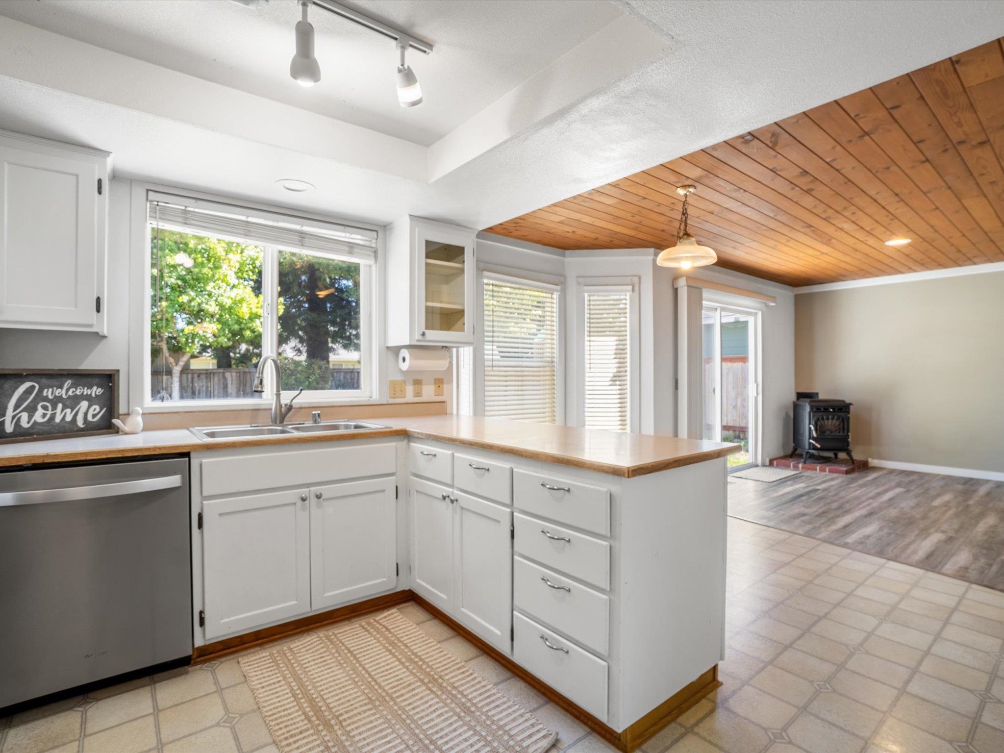 1785 El Monte Road photo 8
