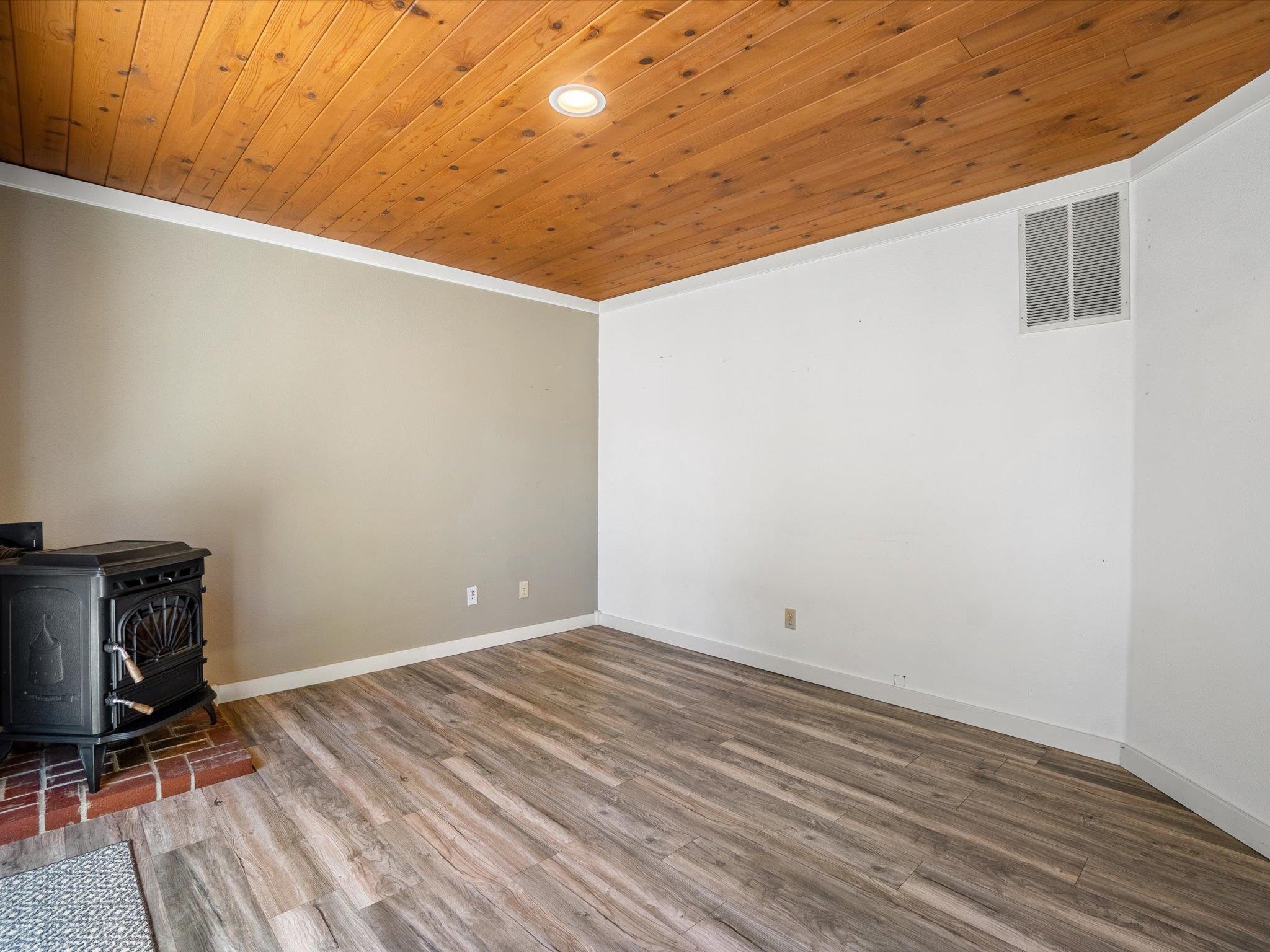 1785 El Monte Road photo 10