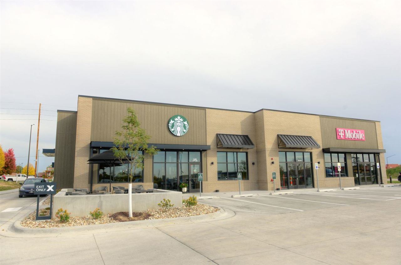 5425 NE Edgewood Road NE #200 CedarRapids IA 52411