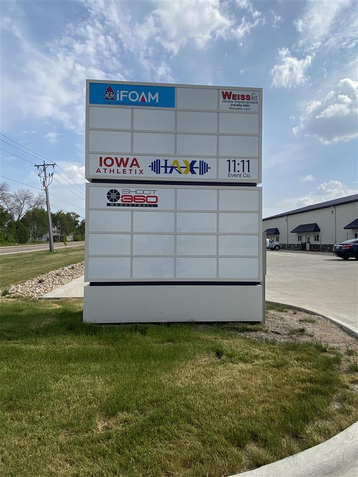 1780 Robins Rd #200 Hiawatha IA 52233