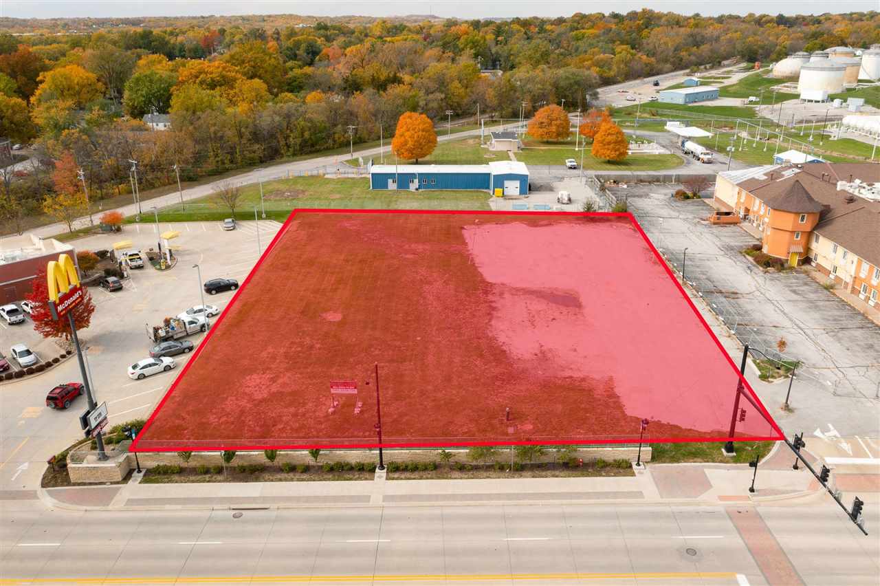 622-626 1st Ave Coralville IA 52241