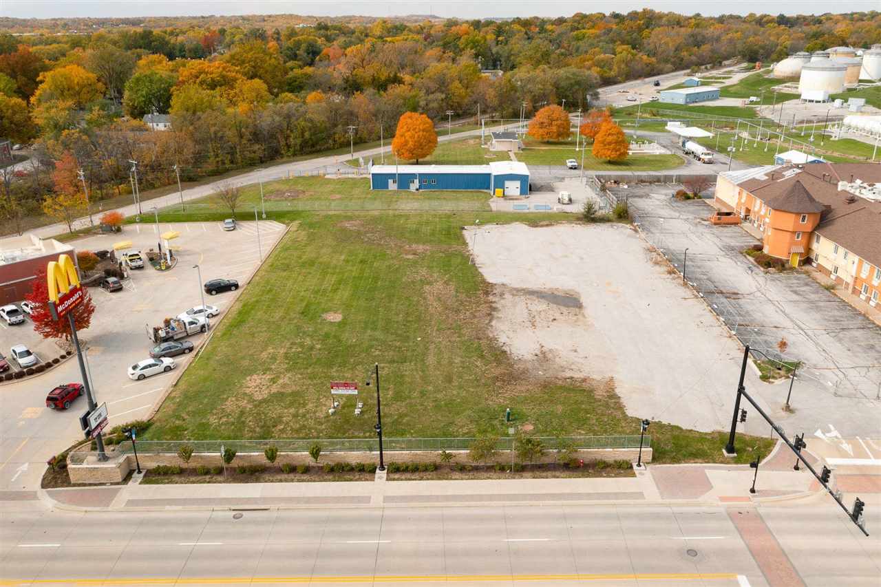 622-626 1st Ave Coralville IA 52241
