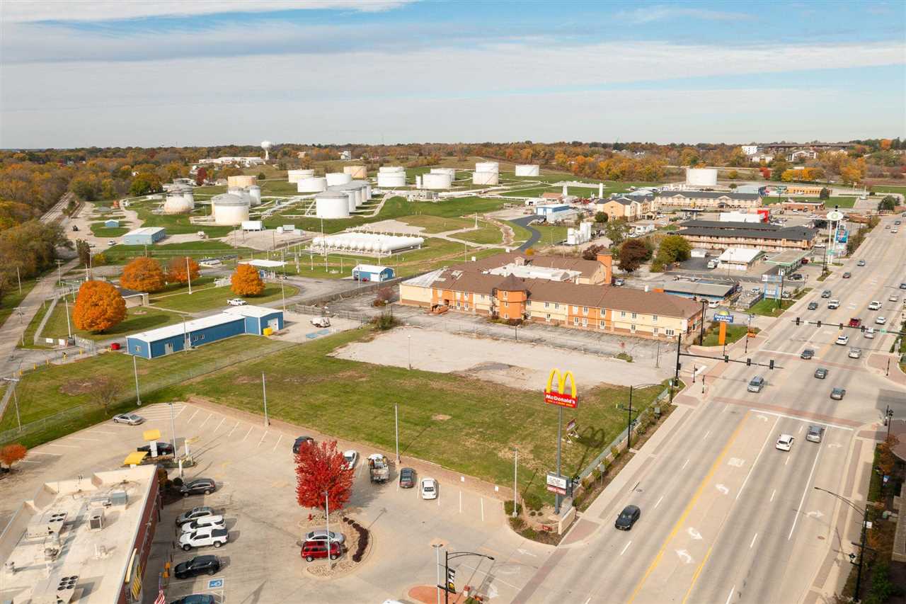 622-626 1st Ave Coralville IA 52241