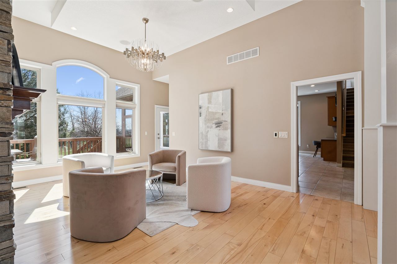 Willow Ct, Solon, IA, 52333