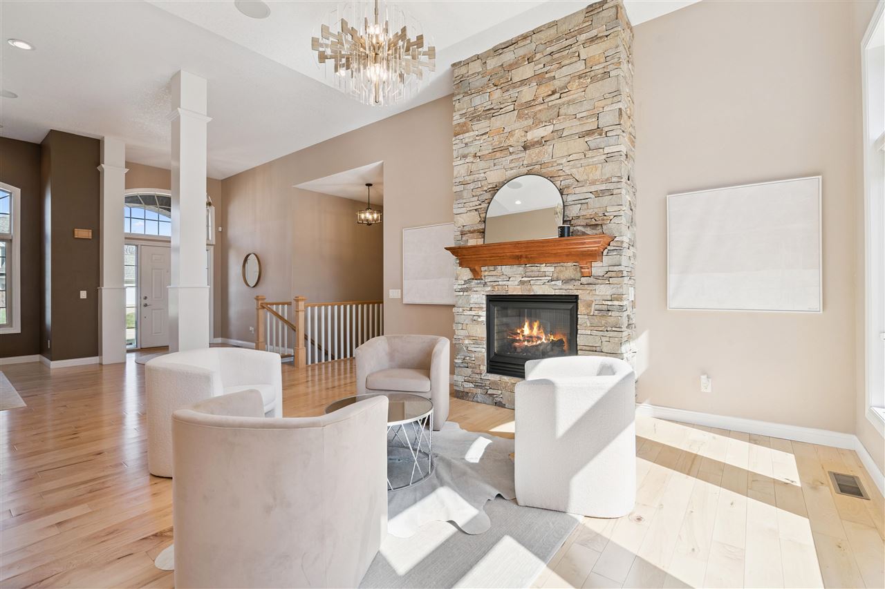 Willow Ct, Solon, IA, 52333