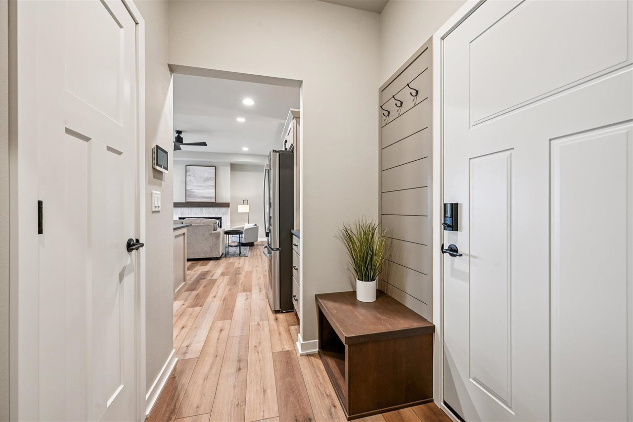 Tallgrass Trl, Solon, IA, 52333