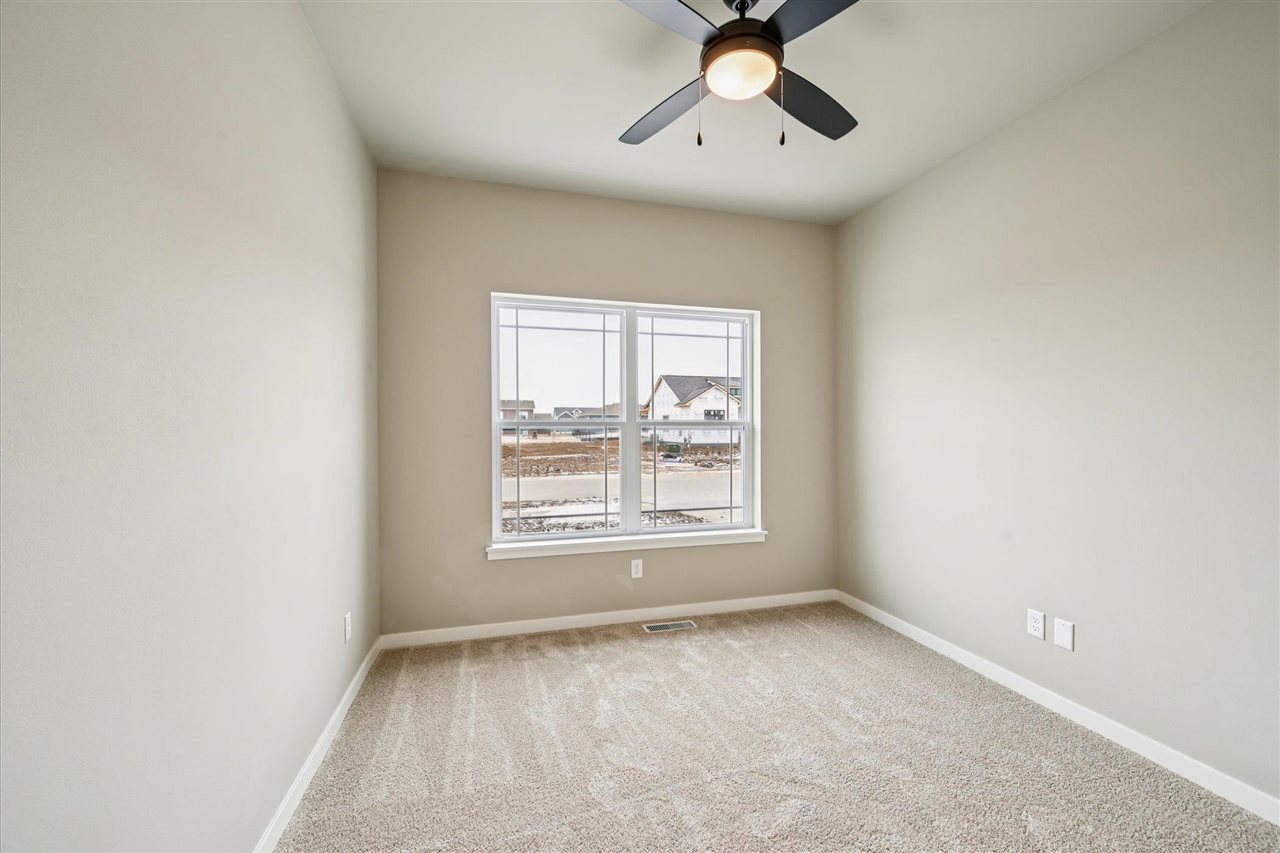 Tallgrass Trl, Solon, IA, 52333