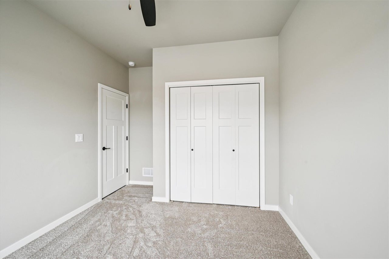 Tallgrass Trl, Solon, IA, 52333