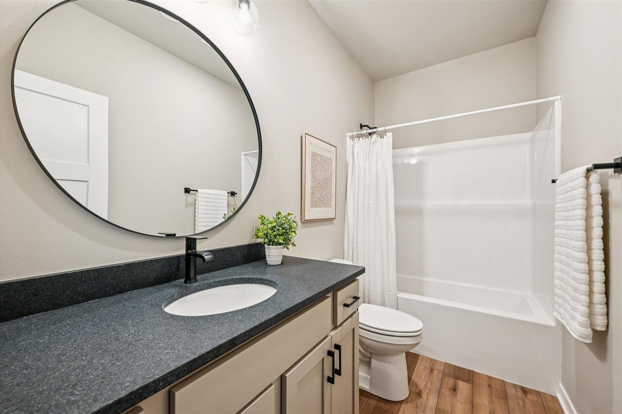 Tallgrass Trl, Solon, IA, 52333