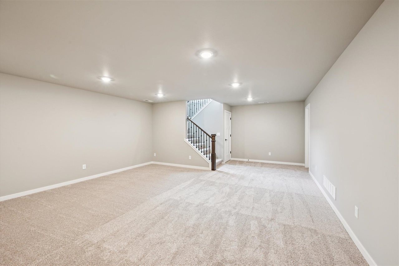 Tallgrass Trl, Solon, IA, 52333