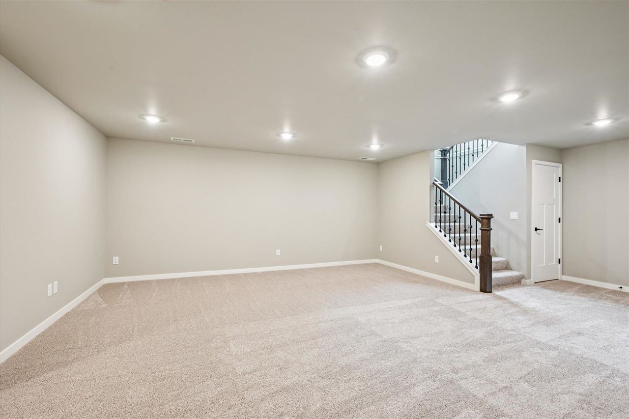 Tallgrass Trl, Solon, IA, 52333