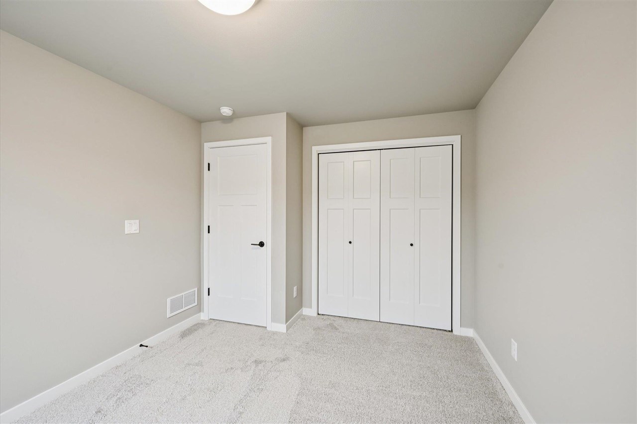 Tallgrass Trl, Solon, IA, 52333